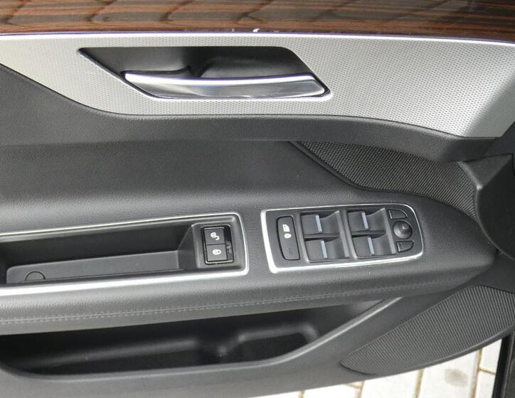Jaguar XF 9