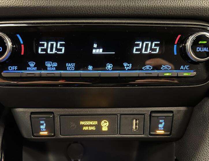 Toyota Yaris 6
