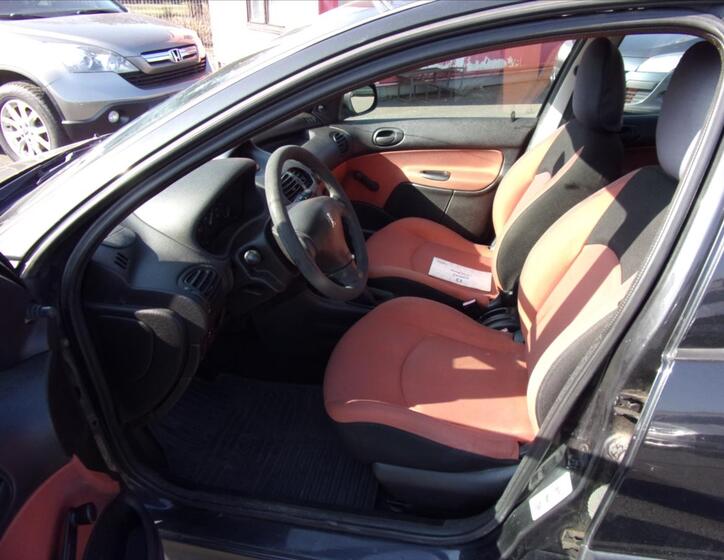 Peugeot 206 13