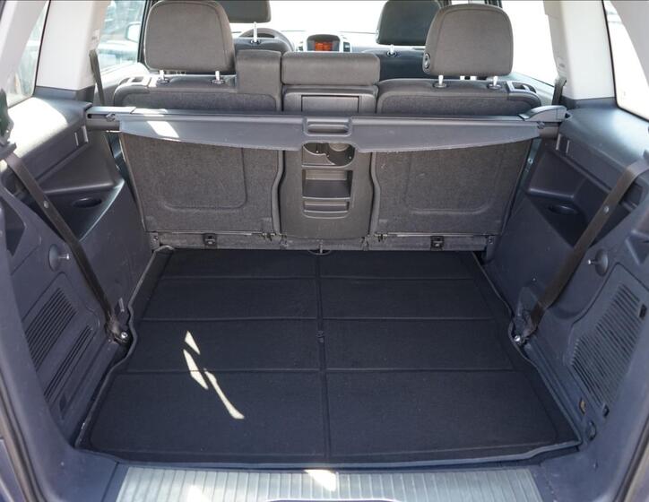 Opel Zafira 7
