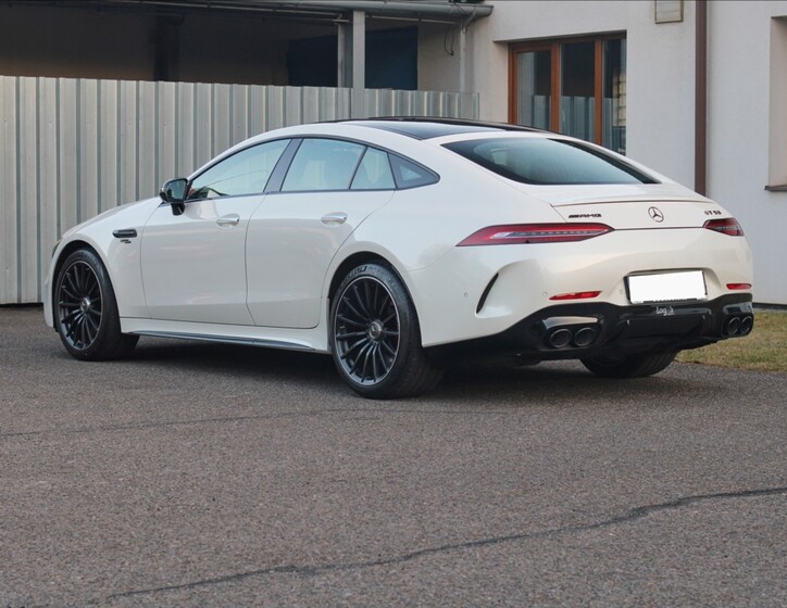 Mercedes-Benz AMG GT 8