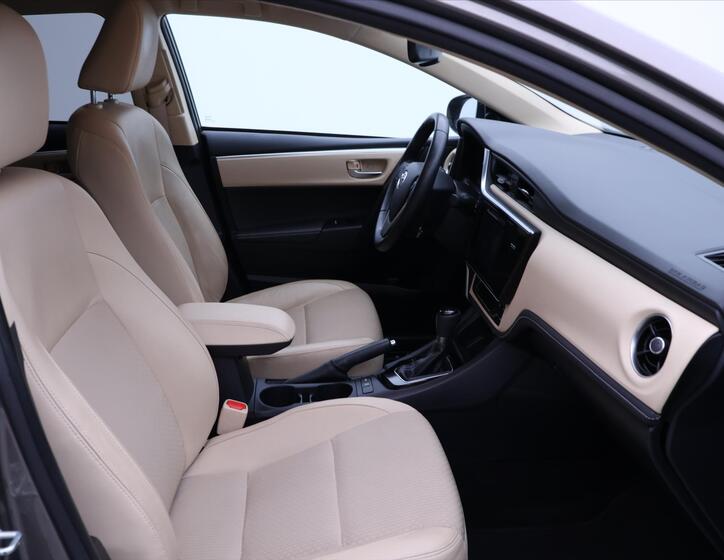 Toyota Corolla 12