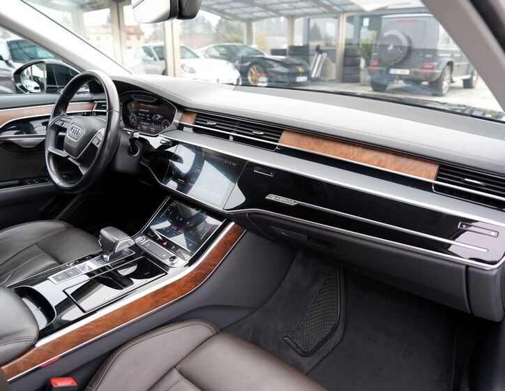 Audi A8 29