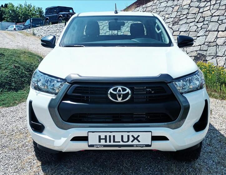 Toyota Hilux 2
