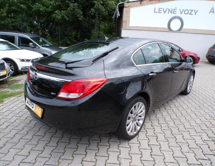 Opel Insignia 5
