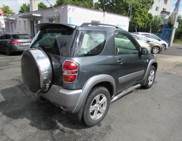 Toyota RAV4 6