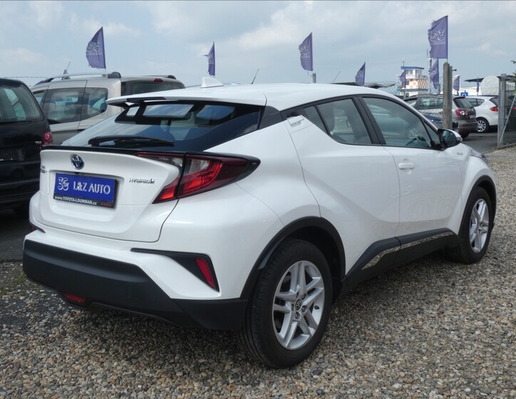 Toyota C-HR 4