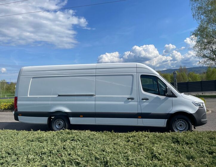 Mercedes-Benz Sprinter 4