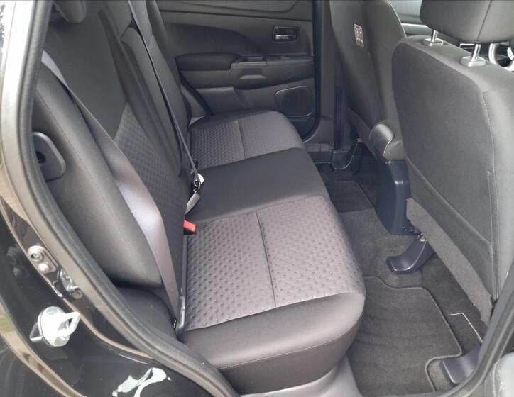 Mitsubishi ASX 16