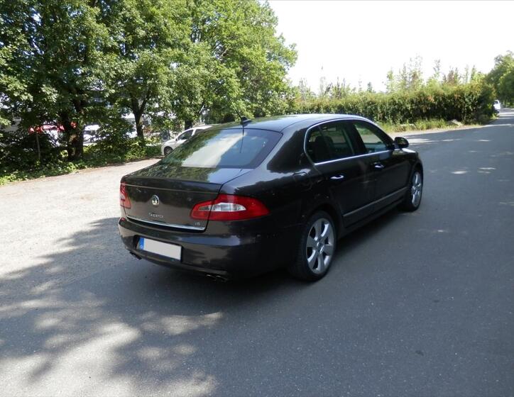 Škoda Superb 8