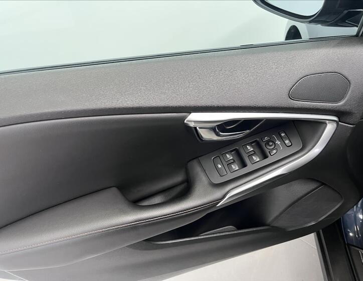 Volvo V40 18