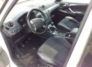 Ford Galaxy 9