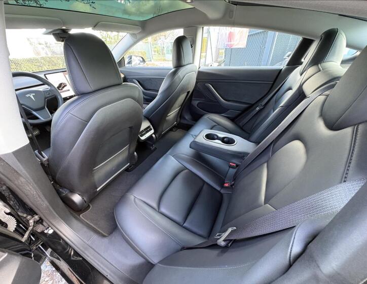 Tesla Model 3 35