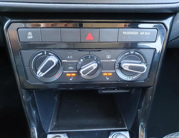 Volkswagen T-Cross 33