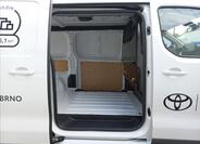 Toyota ProAce 9