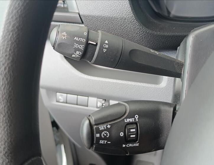 Peugeot Expert 8