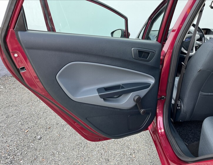 Ford Fiesta 38