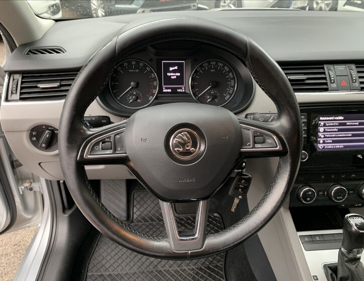 Škoda Octavia 10