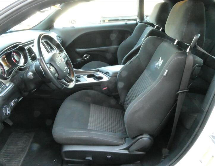 Dodge Challenger 17