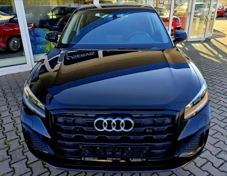 Audi Q2 3