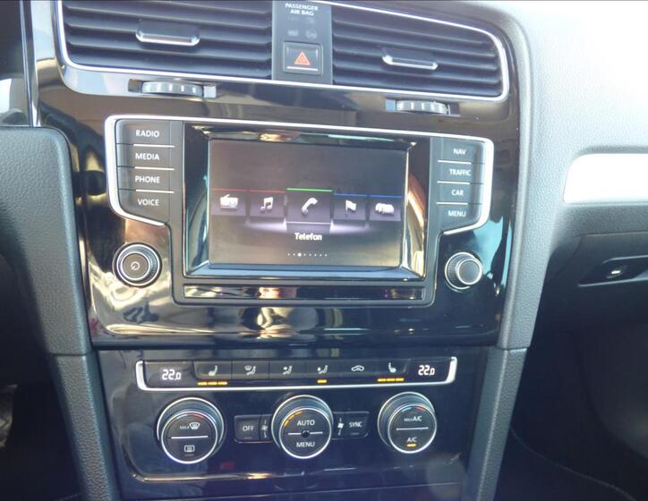 Volkswagen Golf 38