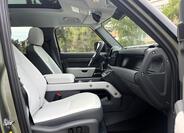 Land Rover Defender 24