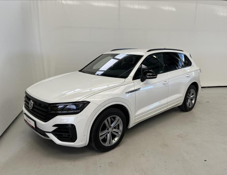 Volkswagen Touareg 1