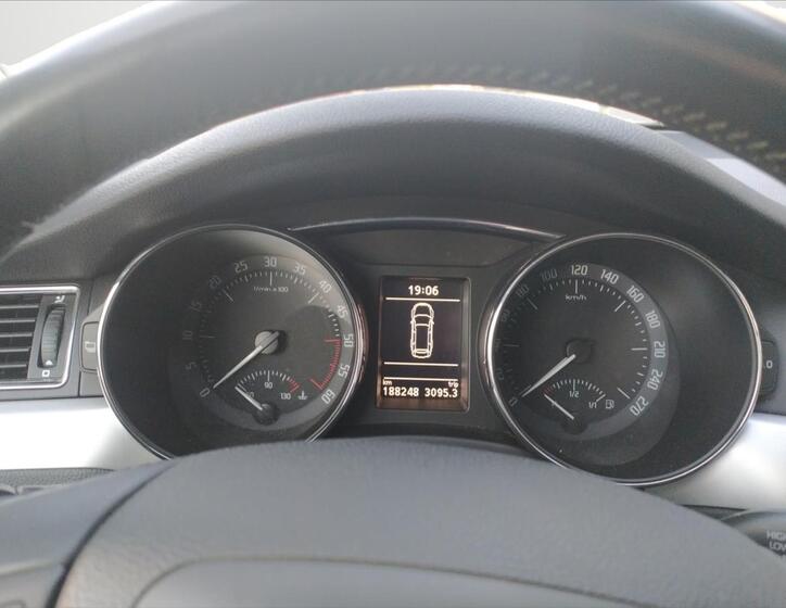 Škoda Superb 10
