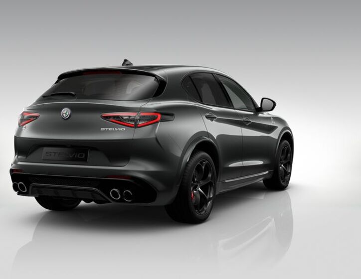 Alfa Romeo Stelvio 4