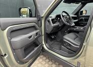 Land Rover Defender 10