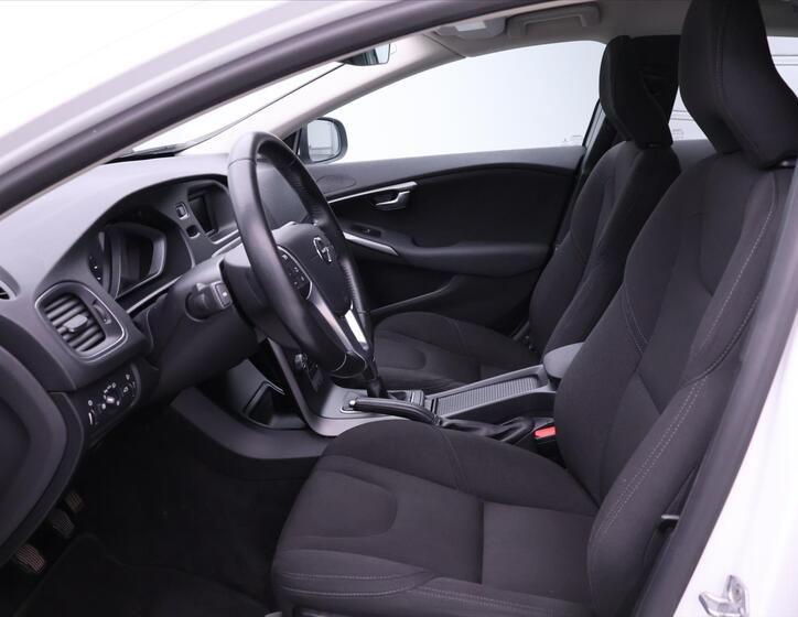 Volvo V40 10