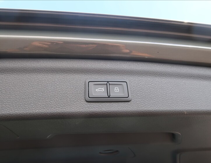 Audi Q3 24