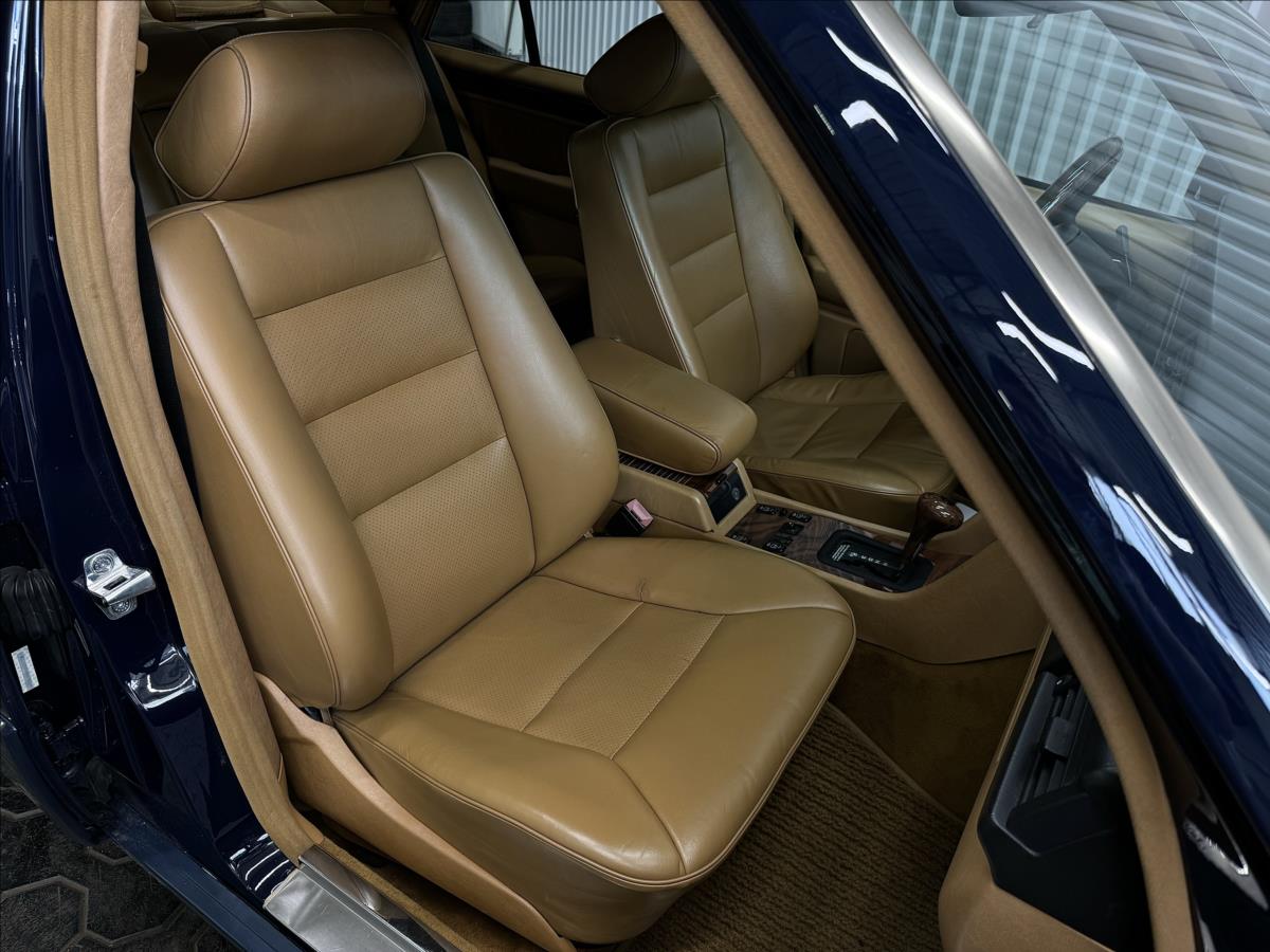 Mercedes-Benz 124