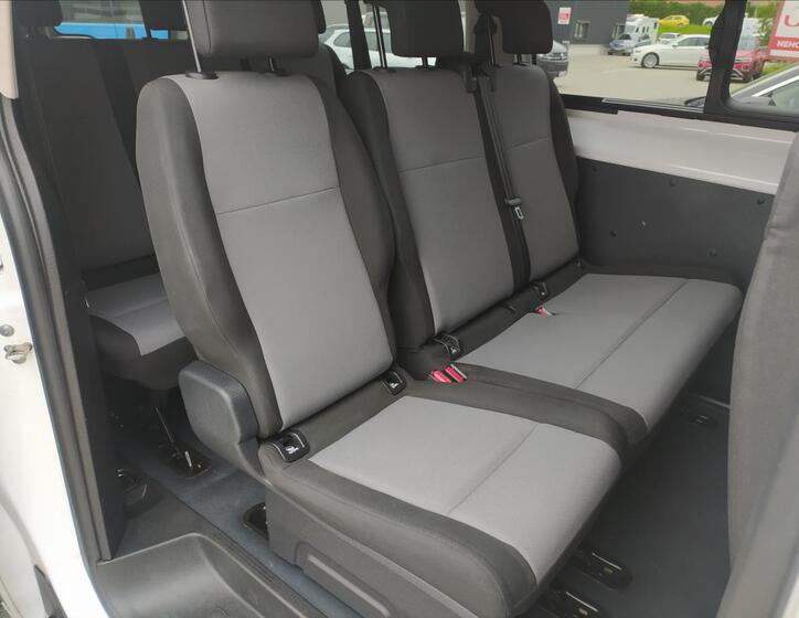 Toyota ProAce 8