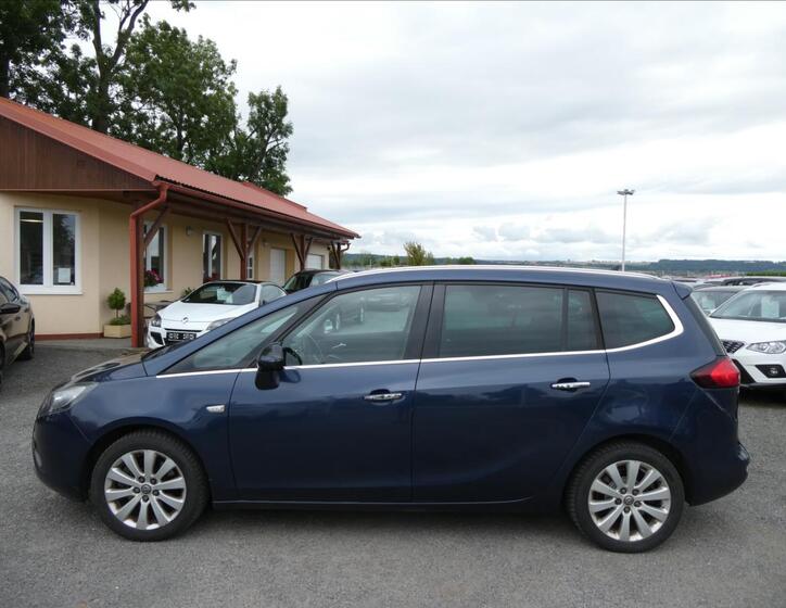 Opel Zafira 4