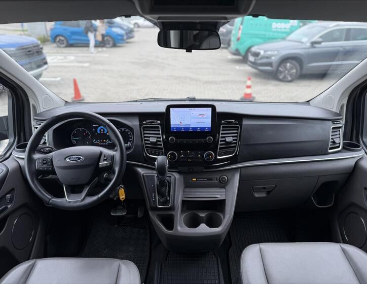 Ford Tourneo Custom 22