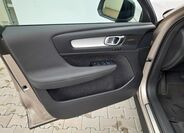 Volvo XC40 25