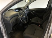 Toyota Yaris 9