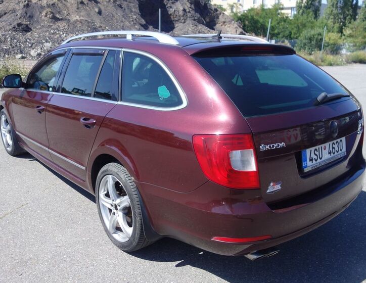 Škoda Superb 10
