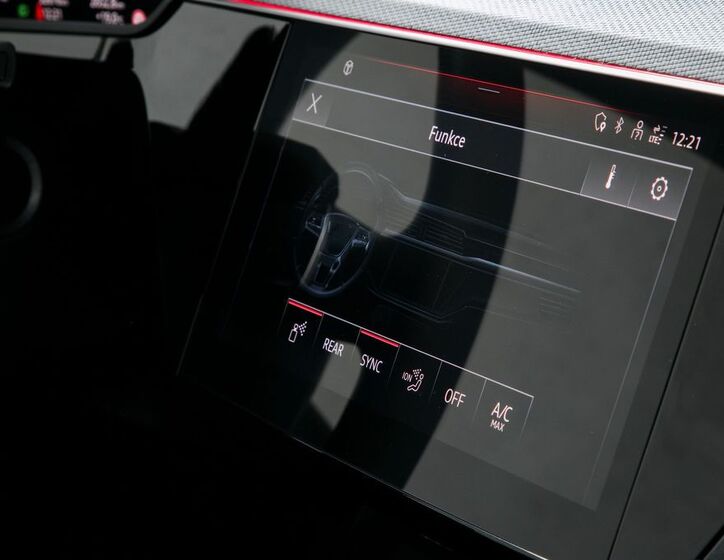 Audi e-tron 35