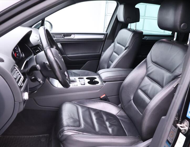 Volkswagen Touareg 11