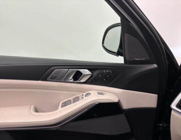 BMW X7 15