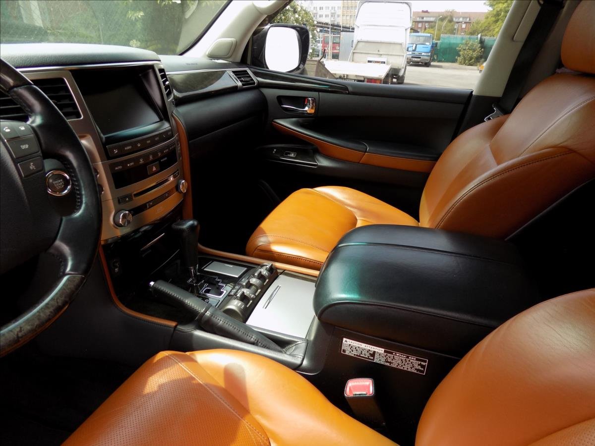 Lexus LX 570