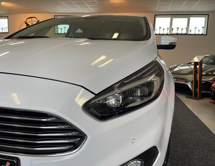 Ford S-MAX 8