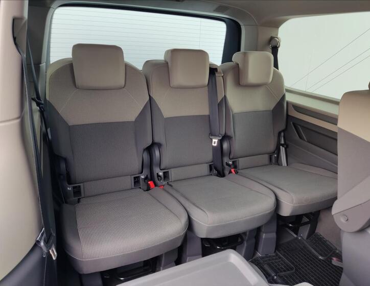 Volkswagen Multivan 23
