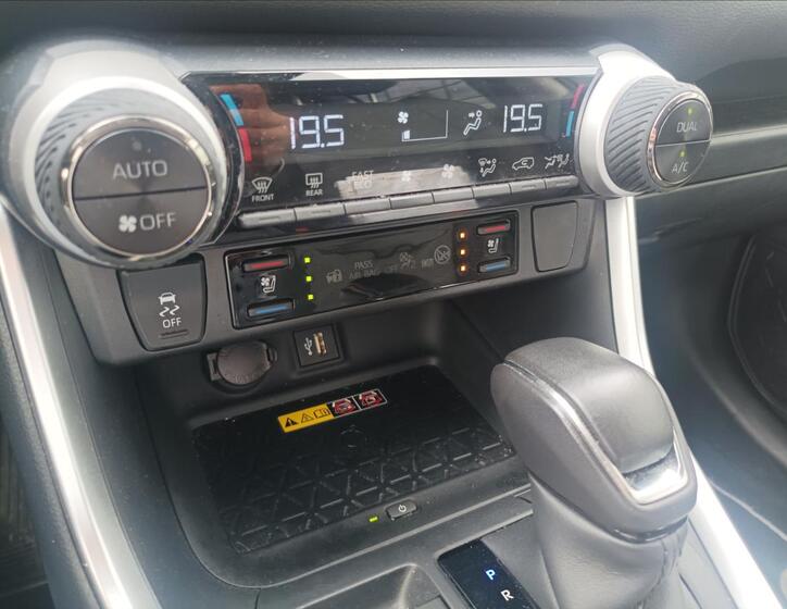 Toyota RAV4 16