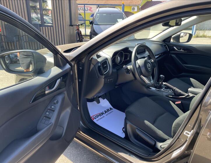 Mazda 3 9