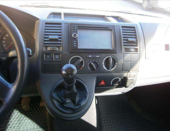 Volkswagen Multivan 12