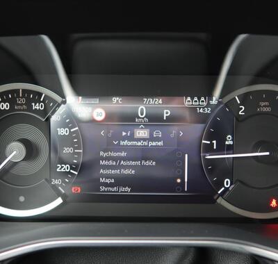 Jaguar F-Pace 24