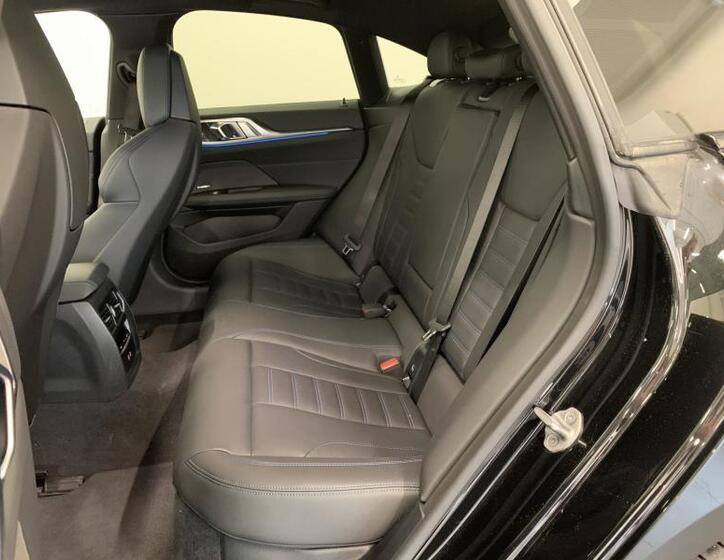BMW i4 9